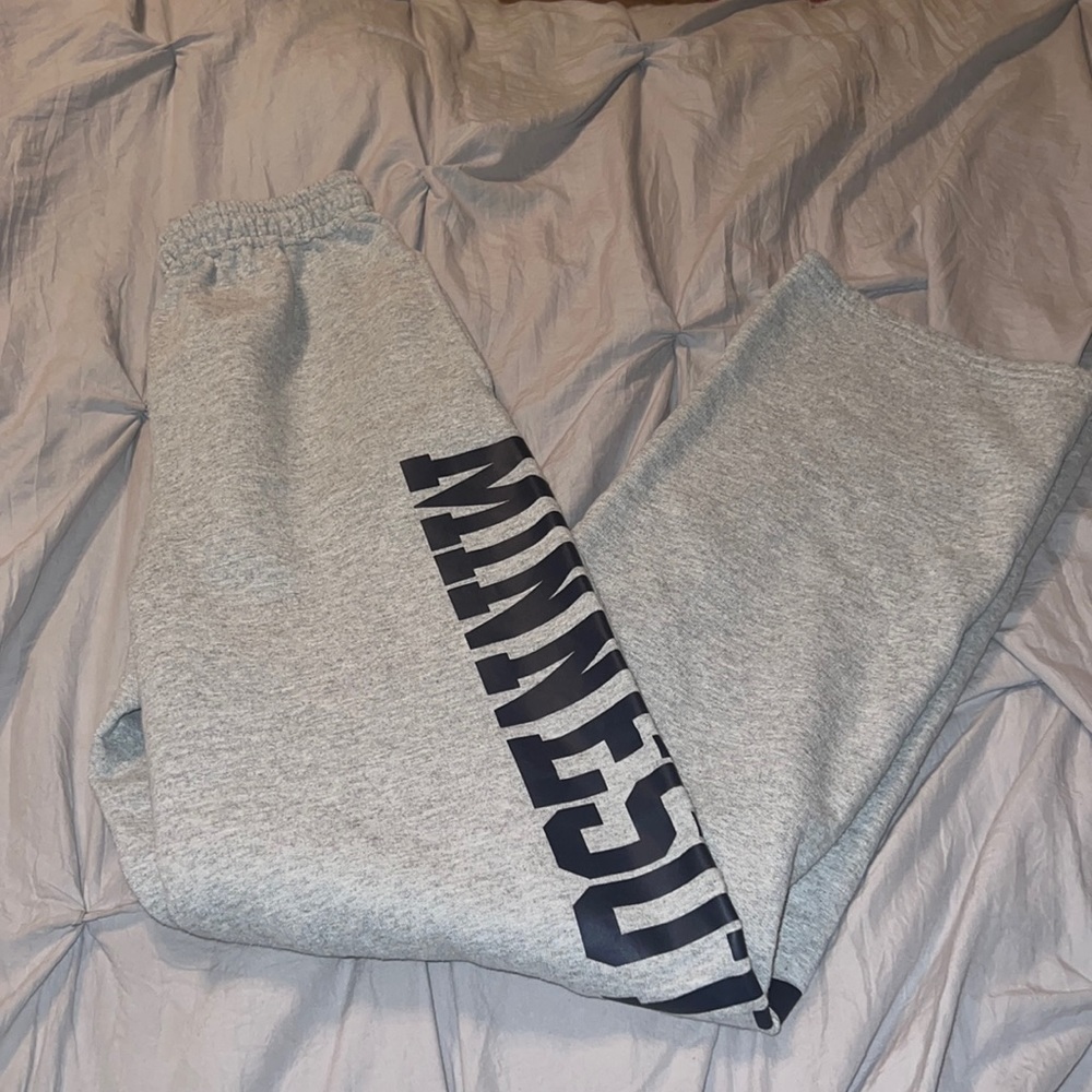 Minnesota sweatpants